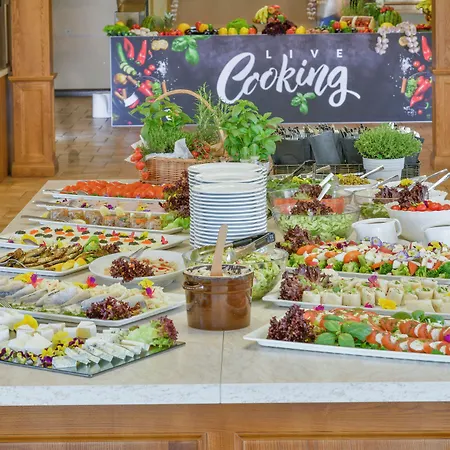 ホテル Mona Lisa Wellness &