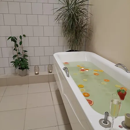 Mona Lisa Wellness & Отель Колобжег