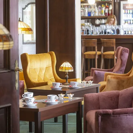 Отель Mona Lisa Wellness & 3*