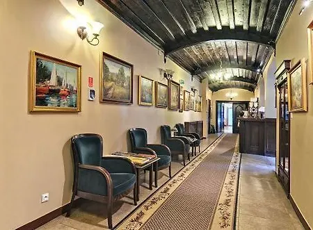 酒店 Mona Lisa Wellness & 3*